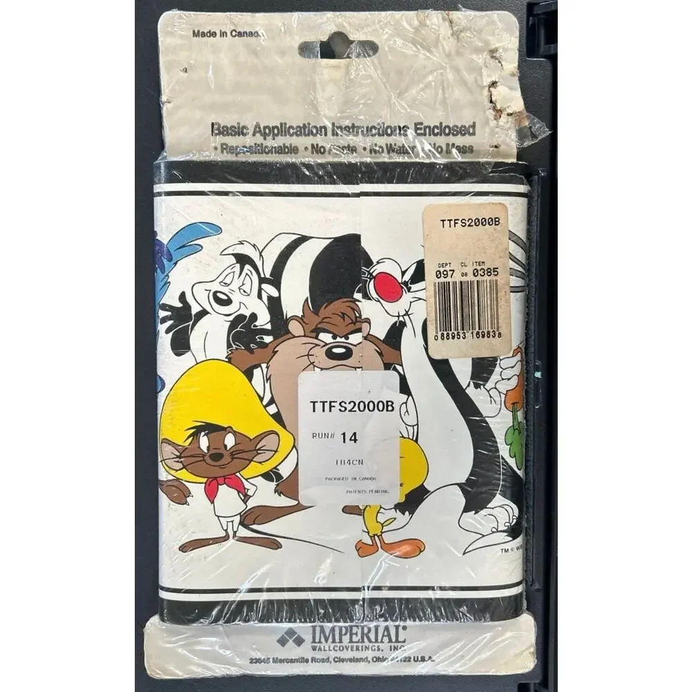 Unopened 1995 Looney Tunes Self Adhesive Border
